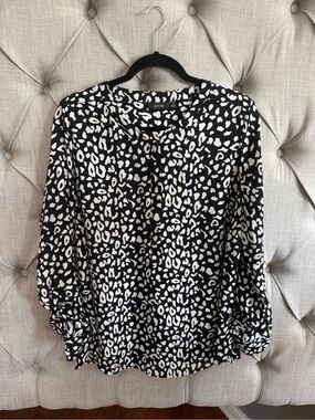Apt. 9 Black and White Leopard-Print Long Sleeve Blouse